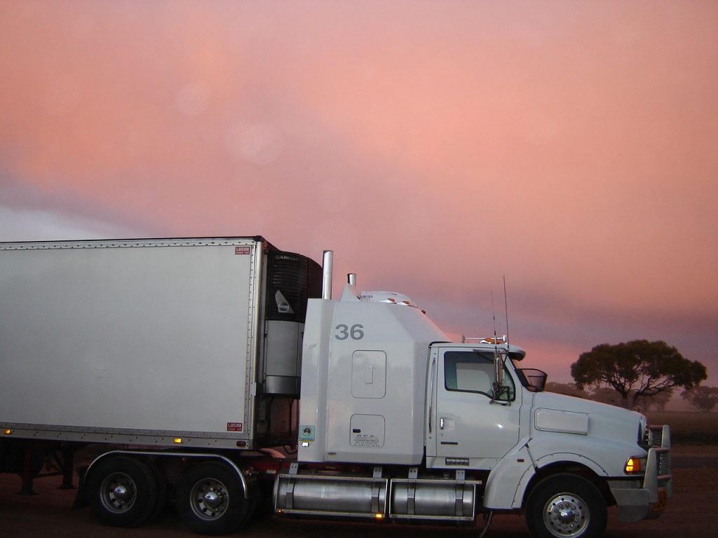 truck, lorry, sunset-331499.jpg